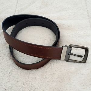 EUC Fossil Reversible Black/Brown Leather Belt